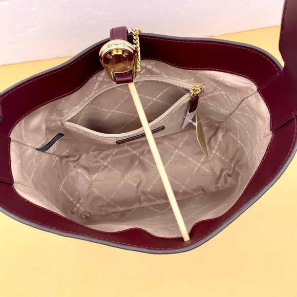 Michael Kors Lyra Shoulder Bucket Leather Bag Oxblood - Picture 8 of 10